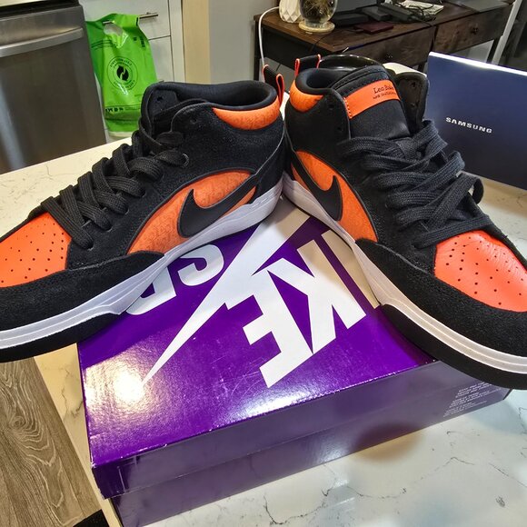 Nike SB React Leo Baker Black/Black/Orange DX4361 002 NIB Size 10.5 NEW SKATE - Picture 2 of 7